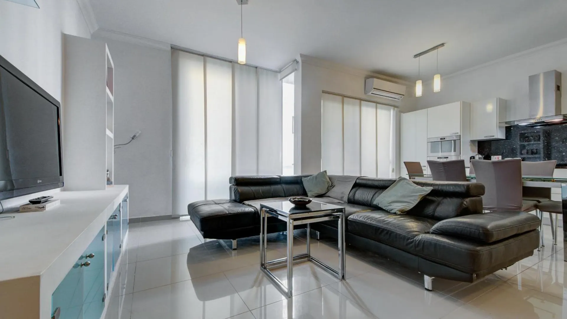 Modern 2Br Home With Balcony & Wifi In St Julians By 360 Estates San Julián 0*,