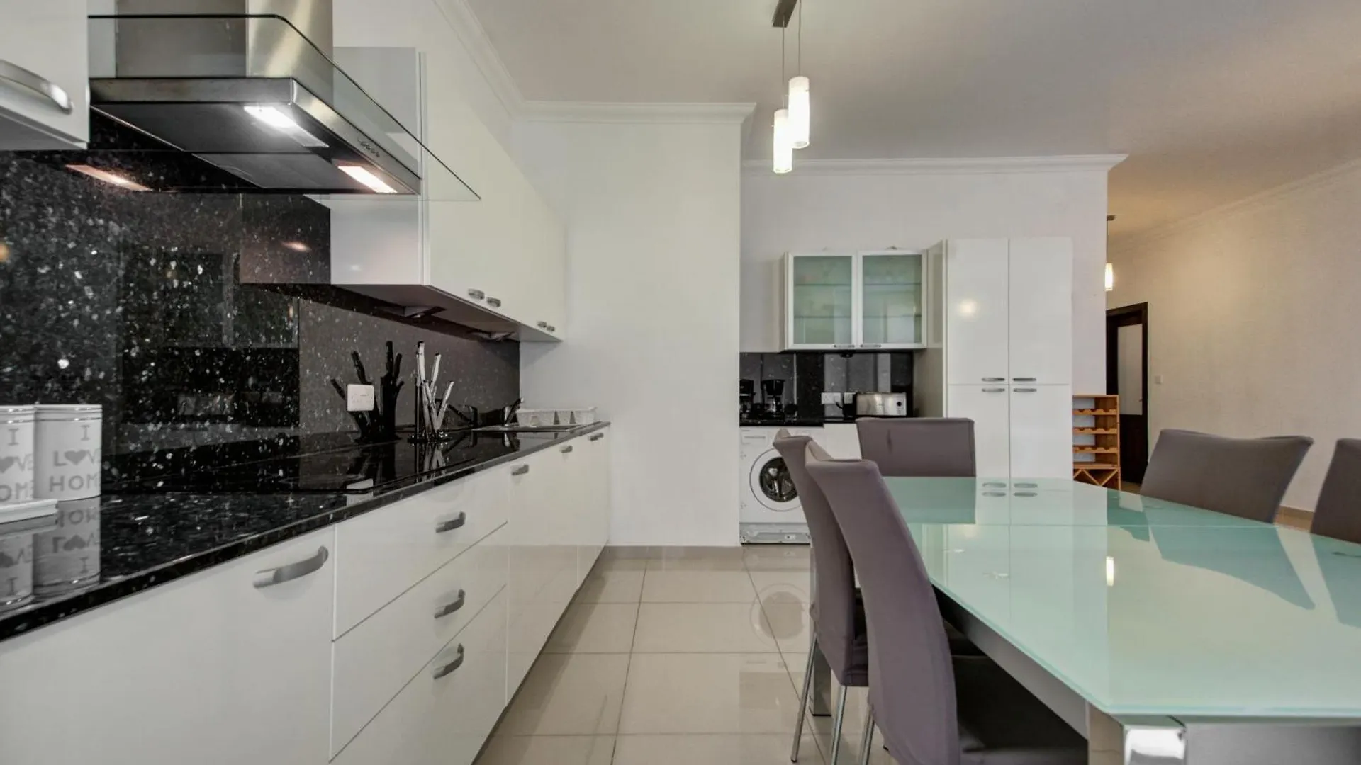 Modern 2Br Home With Balcony & Wifi In St Julians By 360 Estates San Julián Apartamento