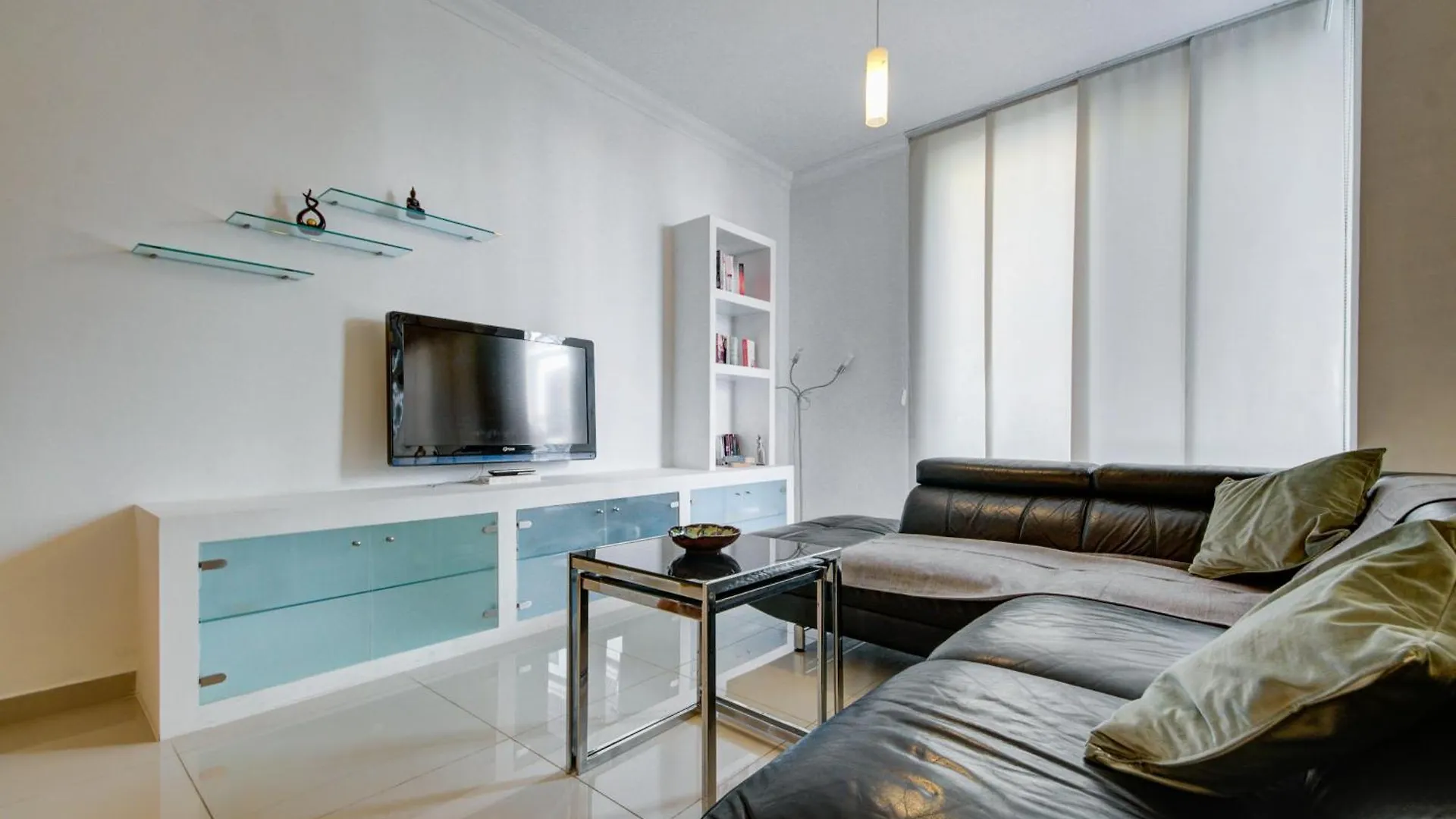 Modern 2Br Home With Balcony & Wifi In St Julians By 360 Estates San Julián 0*,  Malta